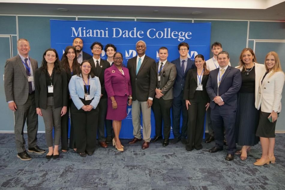 Economic Club of Miami college event